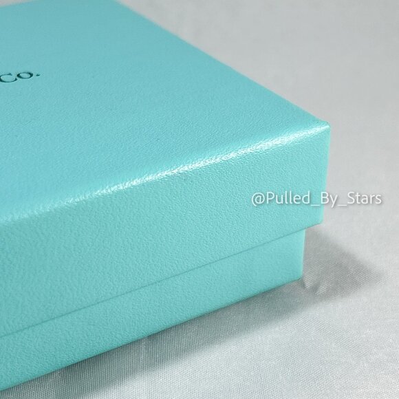 TIFFANY & CO. Classic Robins Egg Blue Jewelry Box (Approx. 4" x 4" x 1.3") - Picture 5 of 15